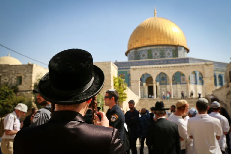 Judeus esperam retomar orações no Monte do Templo, local controlado por muçulmanos 